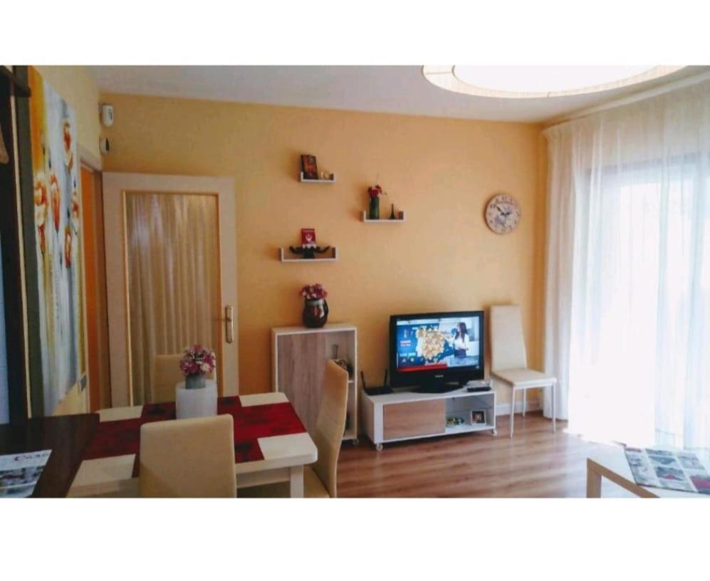 Uhc Casalmar Apartments Салоу Екстер'єр фото