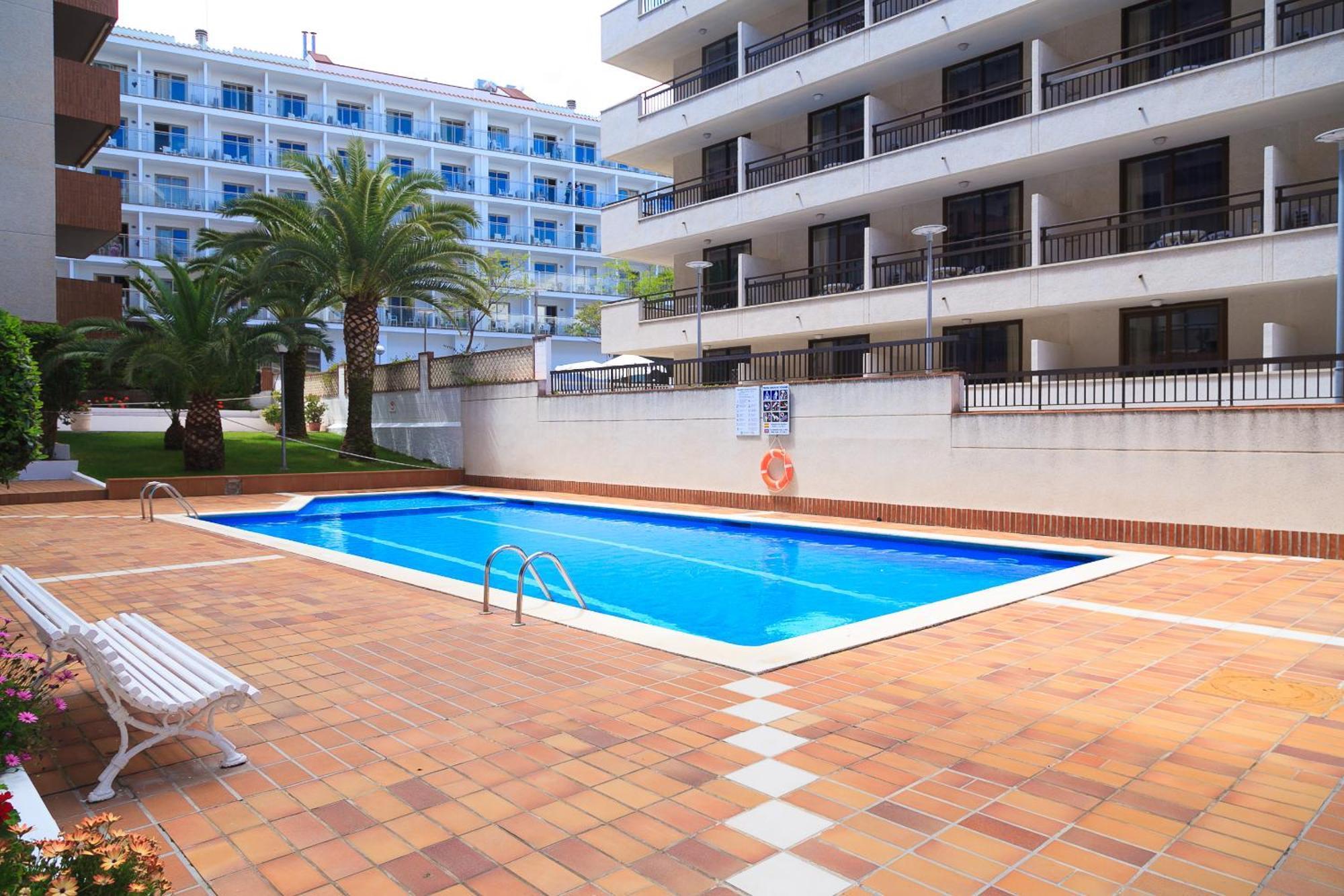 Uhc Casalmar Apartments Салоу Екстер'єр фото